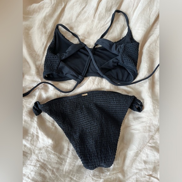 Hollister Scrunch Bikini Set - Picture 4 of 6